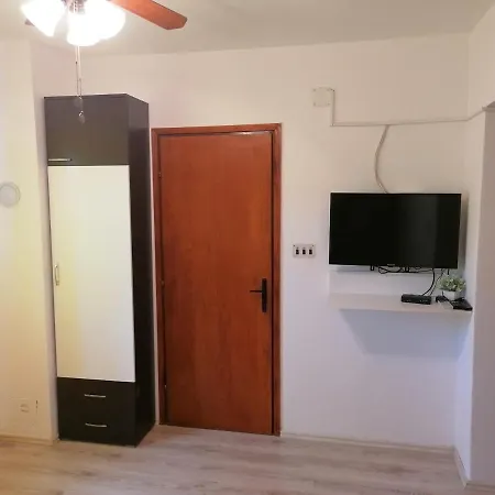 Dinka Apartament *