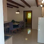 דירה Dinka