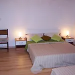 Dinka דירה *