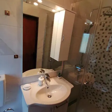 Apartament Dinka *