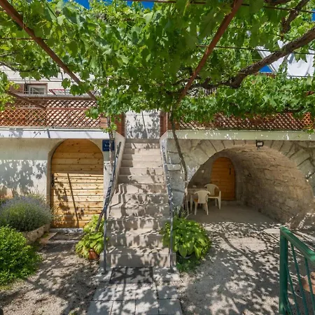 Apartament Dinka *