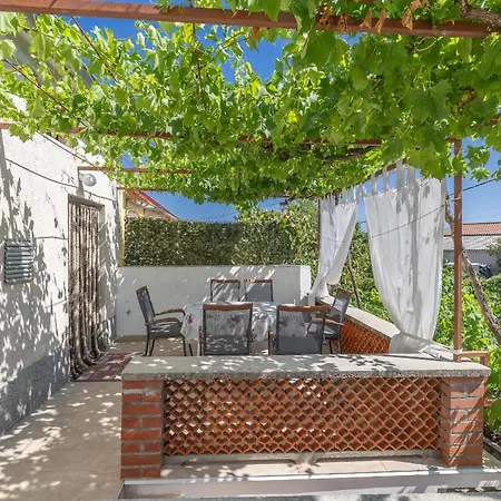 Dinka Apartament Kornić